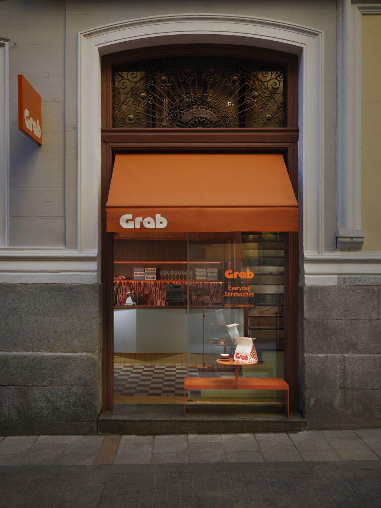 01_Plutarco_Grab